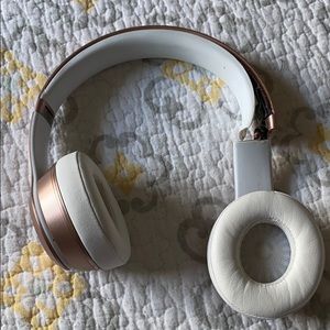 Beats Solo2 Wireless Headphones